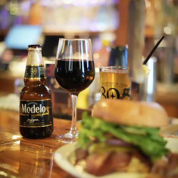 Outlaws Casino, Bar & Grill