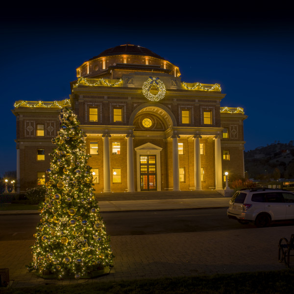 City Hall in Atascadero with holiday lights