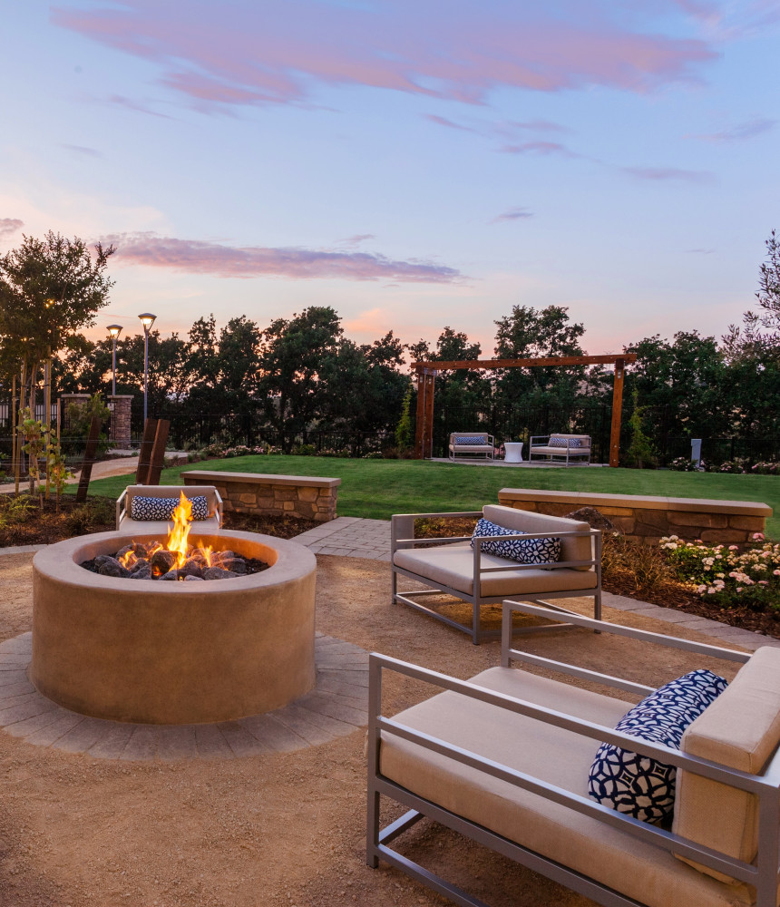 spring hills suites courtyard