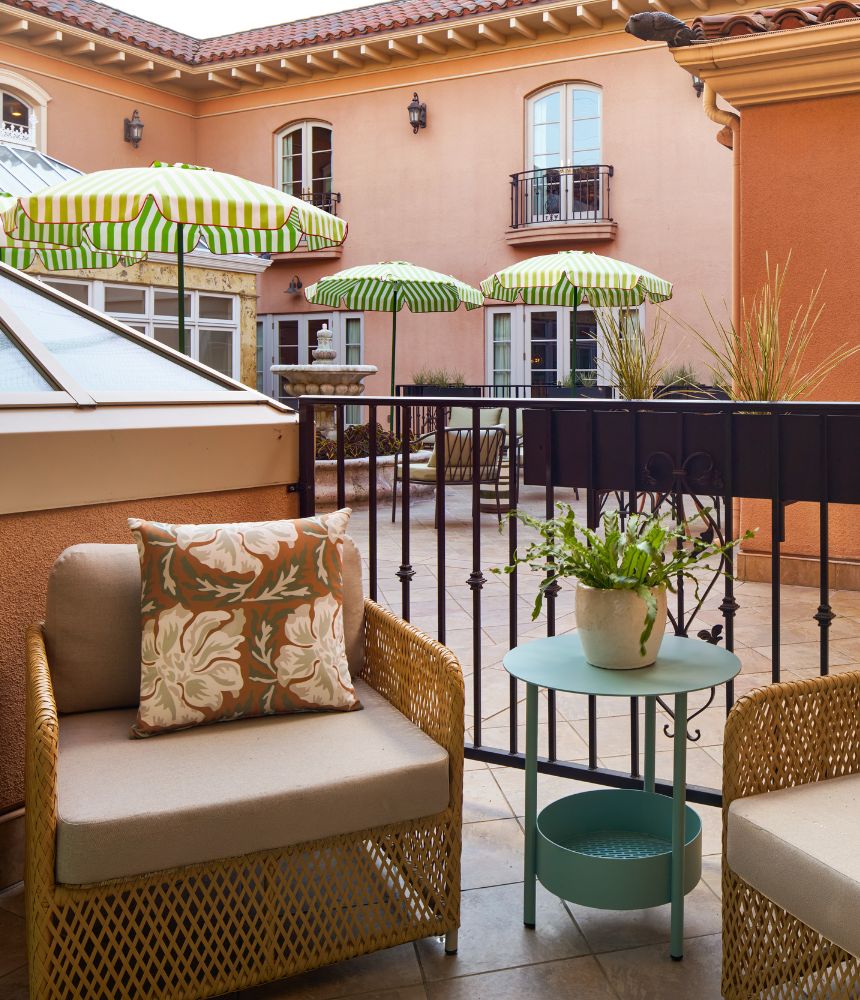 A garden patio at The Carlton Hotel in Atascadero, CA
