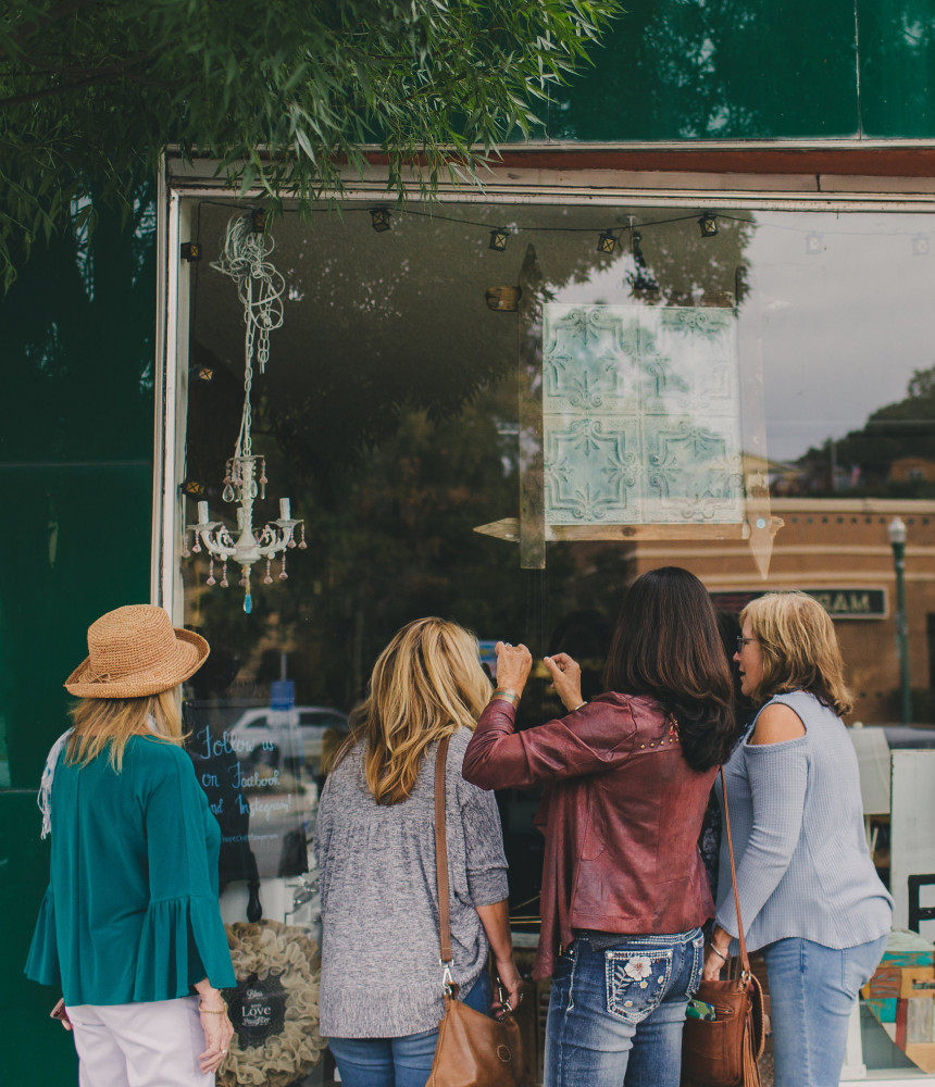 shopping in downtown atascadero